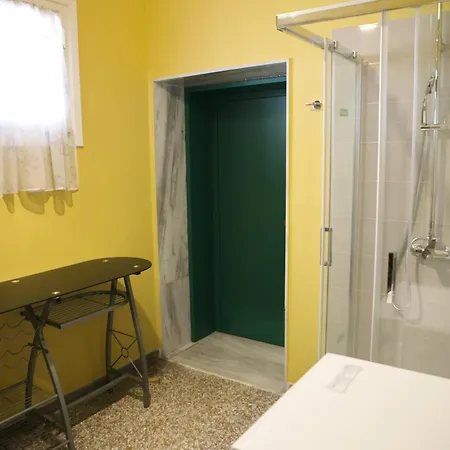 Marichris's Place Apartment *